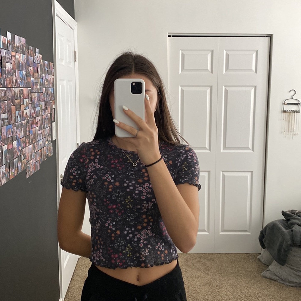 American Eagle Baby Tee - Picture 3 of 3